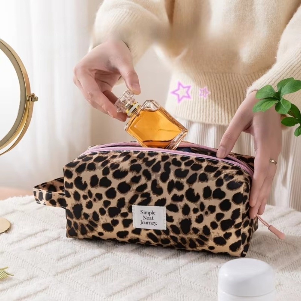New Waterproof Leopard Makeup  - огляд і ціна Cosmetic Bags